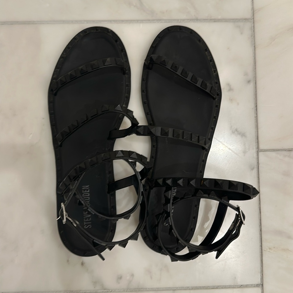 Women’s Steve Madden matte black studded sandal flat ankle strap